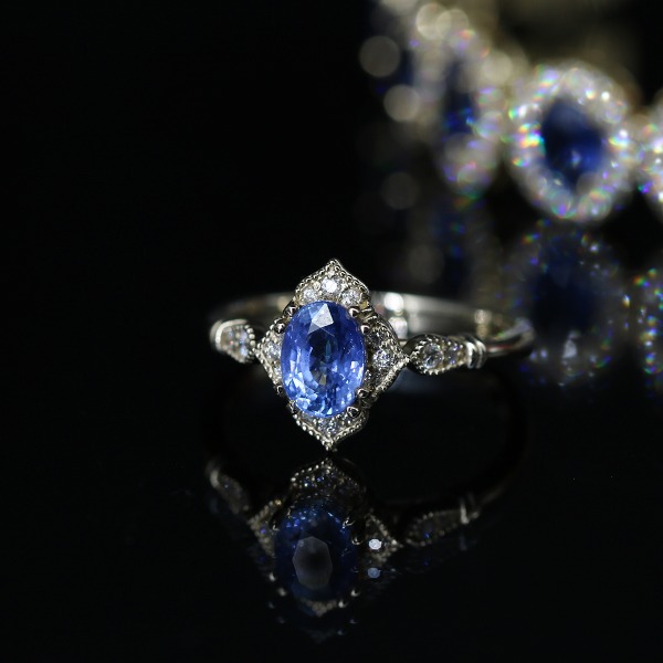 바로크 블루 사파이어 1.3ct 다이아몬드 반지 18K